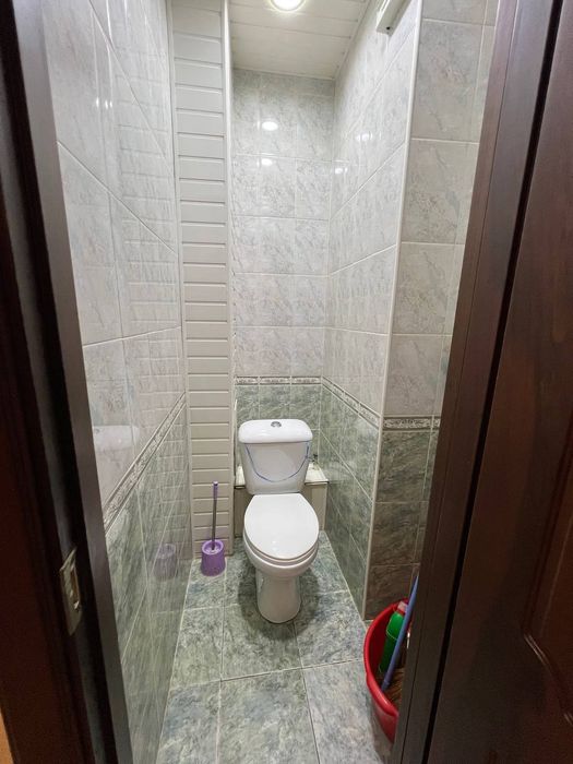 Ойбек метро 2-комнатная 1-этаж 5-этажный дом