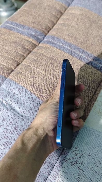 iPhone 12 128gb.