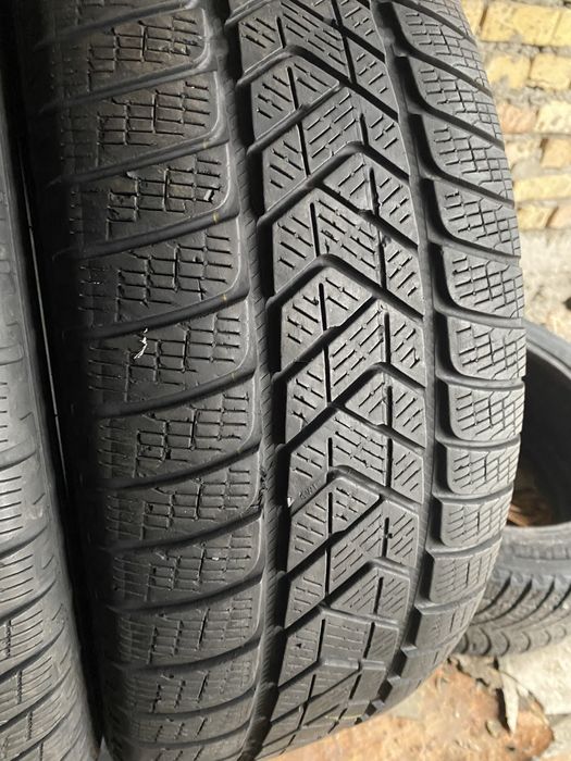 Шины 235/65/18 пара бу пирелли