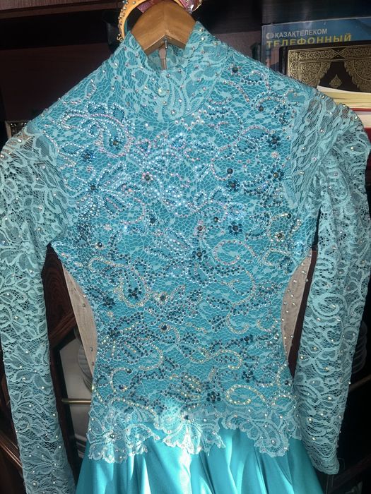 Бальные платье белый и березовый