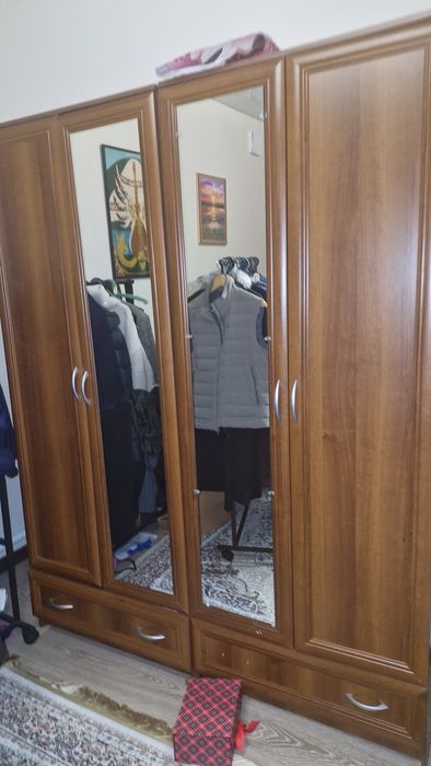 Продам мебель и люстры