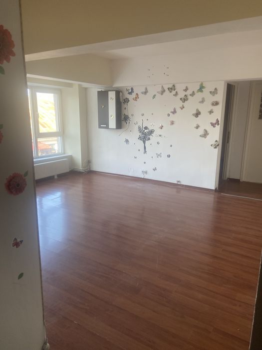 apartament doua camere semidecomandat