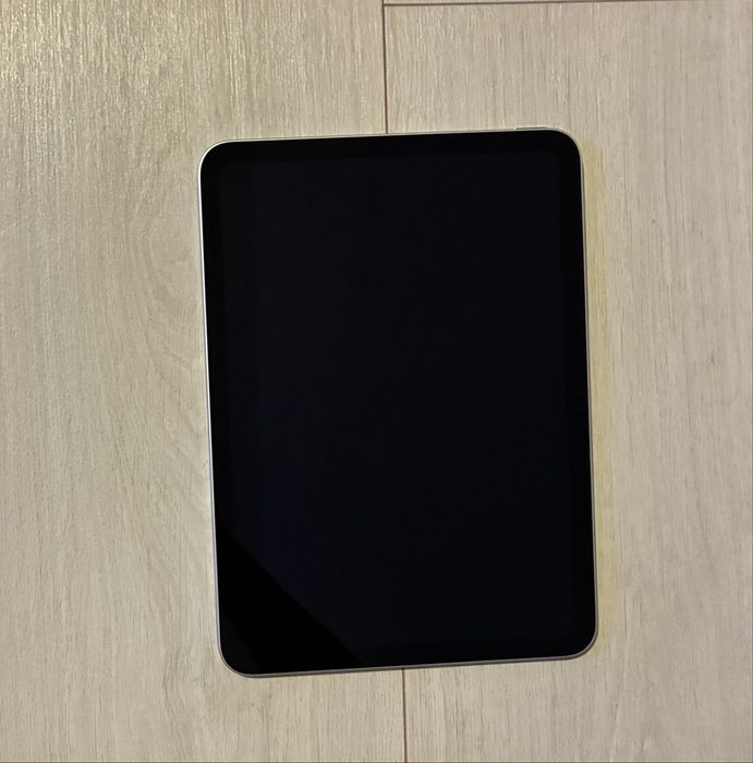 iPad A16, conditie extrem de buna, rar a fost folosita, sanatatea baterieri este 100%