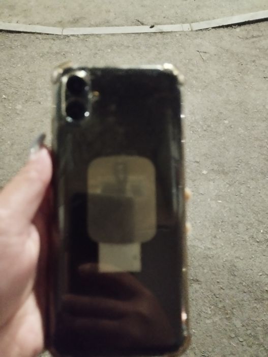 Продам телефон Самсунг А04