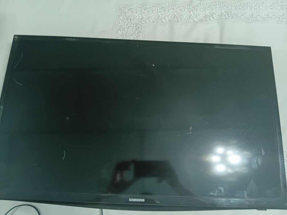 Телевизор lg,самсунг черный