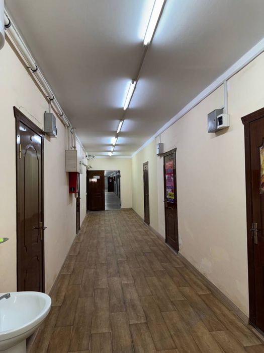 Аренда офис Недалеко от Метро Мирзо Улугбек звоните комнаты Много