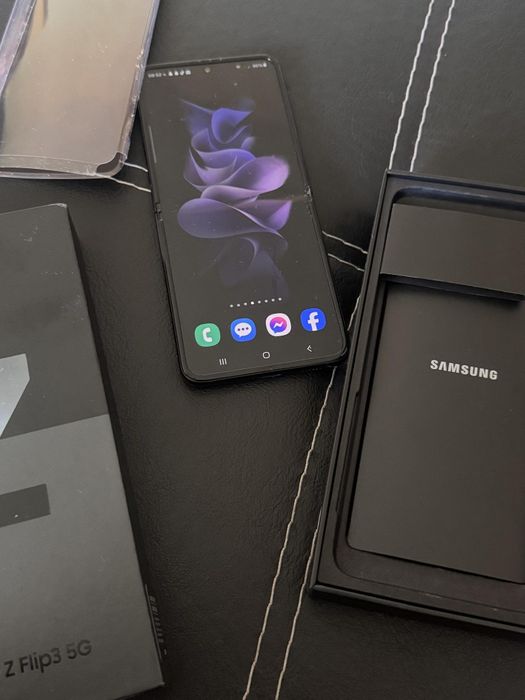 Samsung Galaxy Z Flip3
