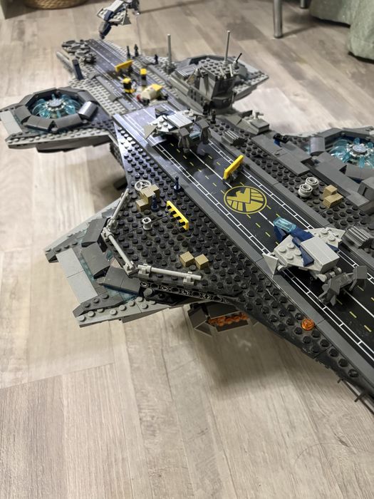 Лего Авианосец мстителей, Hellicarrier, 3058 деталей