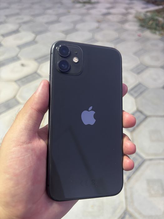 Продам iPhone 11 black