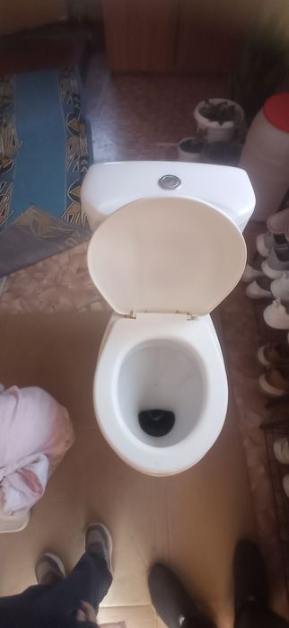 Унитаз.продам.в хорем состояний