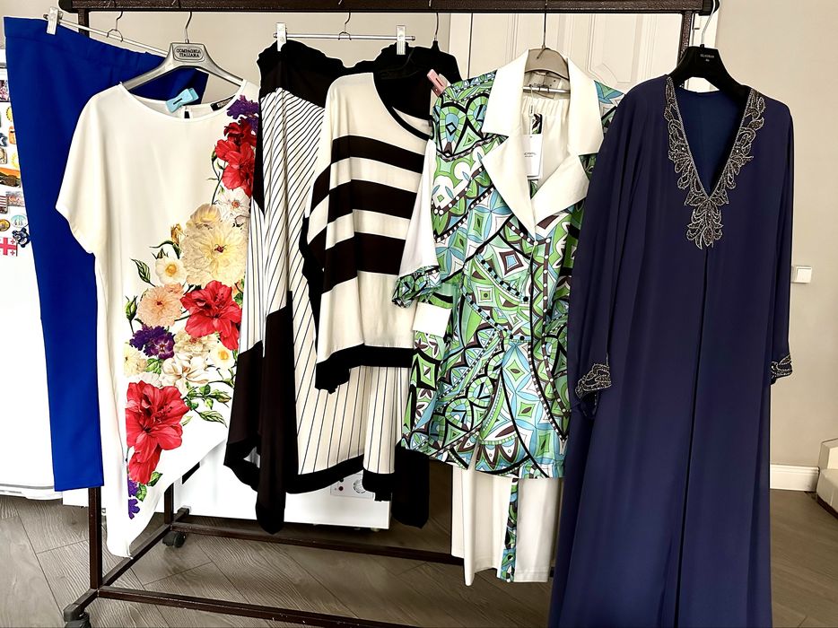 Костюмы женские, пр-во Турция, состояние отличное