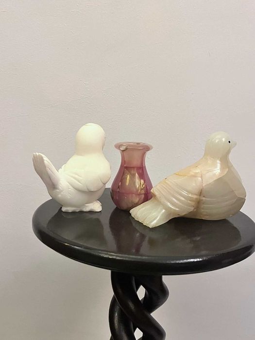 Set trei bibelouri statuete figurine onix si marmura vechi bibelou