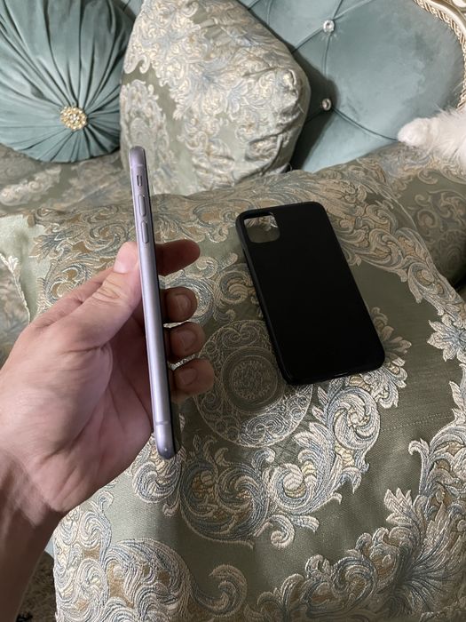 Продам телефон Айфон 11