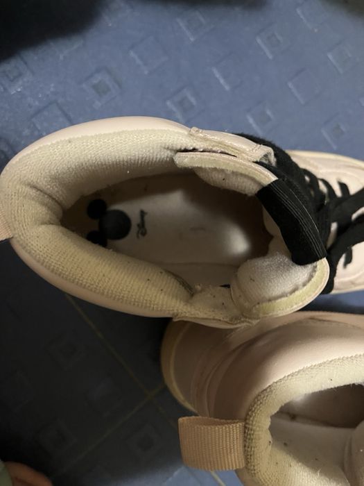 Високи маратонки на Zara