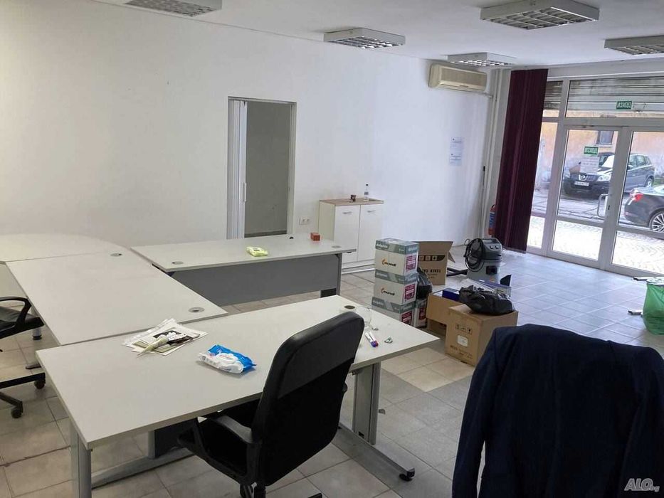 Дава се под наем Офис в Пловдив, Кършияка - 110 кв.м за 612 € - Снимка #1