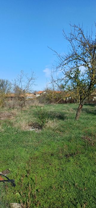 Двуетажна къща в село Драгановец, Търговищко