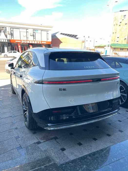 Zeekr 7X AWD full
