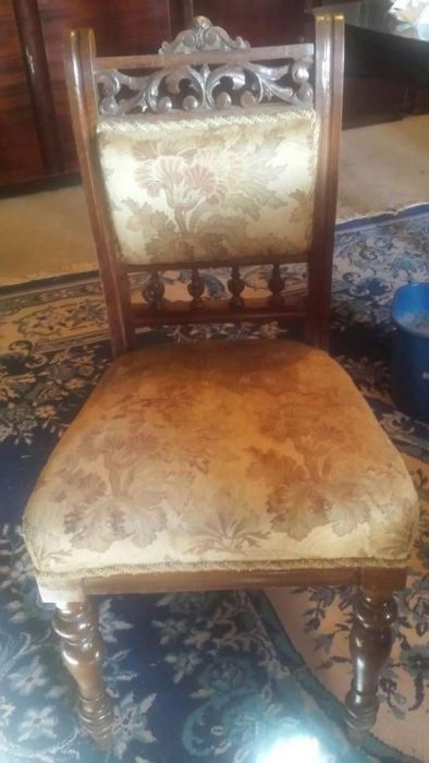 De vânzare mobilă din nuc