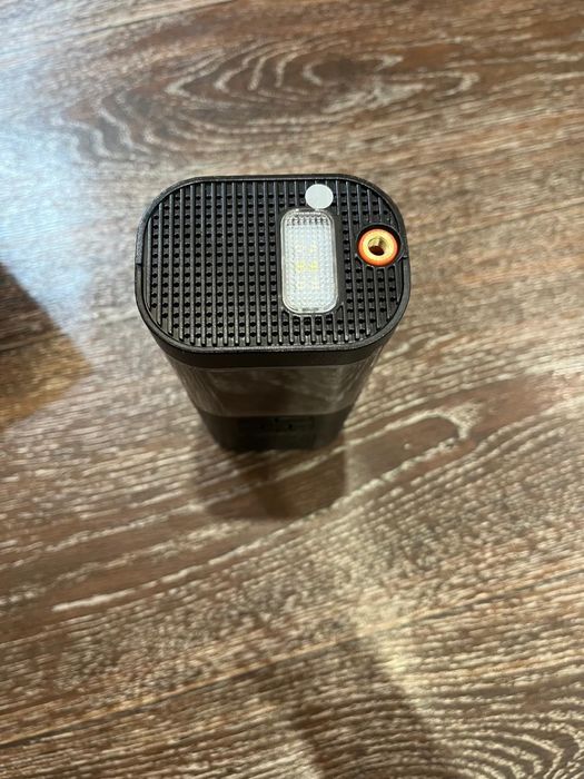 Продам новый компрессор-фонарь для автомобиля