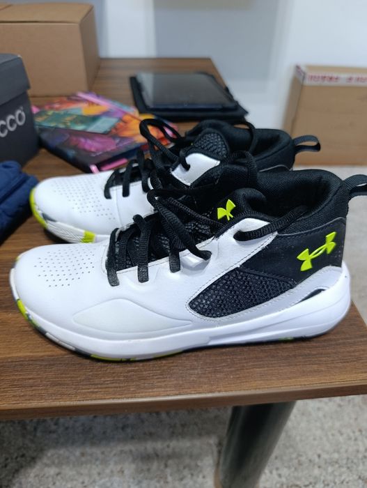 Under armour ...