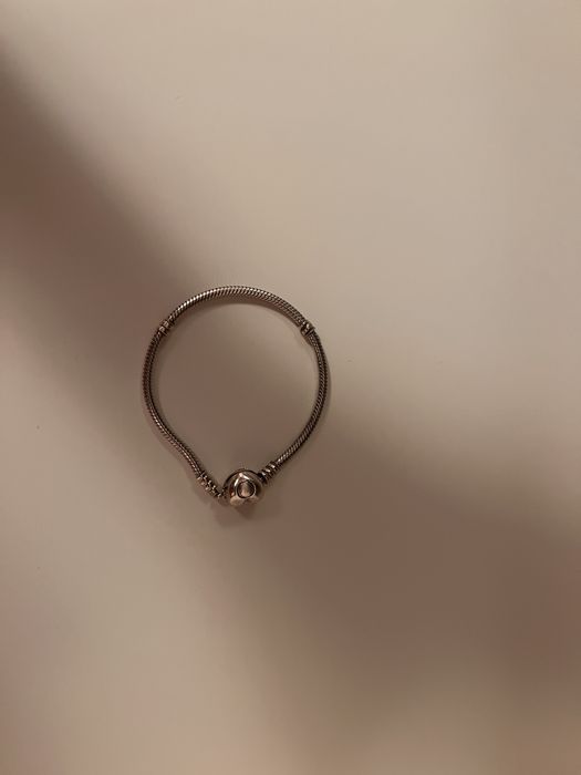 Гривна Pandora Moments “Любов”