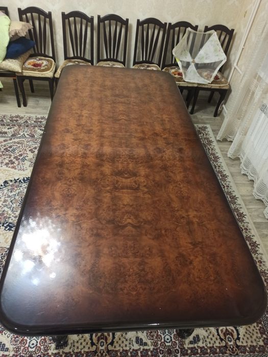 Продам гостиный стол