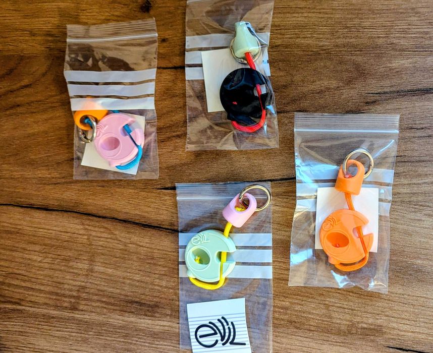 Accesorii (set cadou) pentru Kendama: ață, breloc, port-kendama (husă)