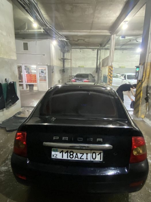 Прирора хетчбек 2011