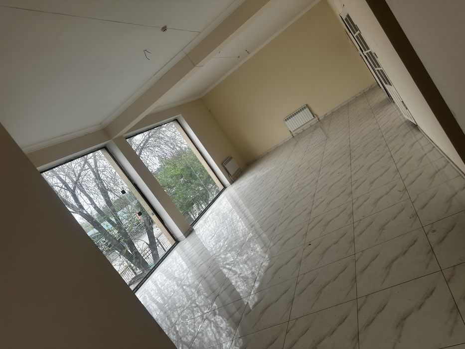 Аренда под офис. Moshina bozor yonida Ofis ijaraga beriladi,