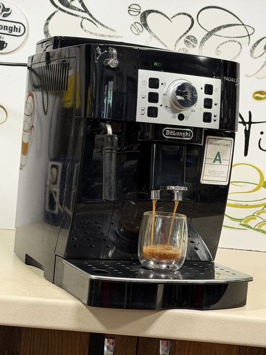 Кафемашина кафе автомат delonghi magnifica S с гаранция