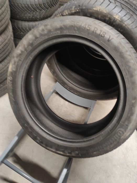 235/45/18 Continental