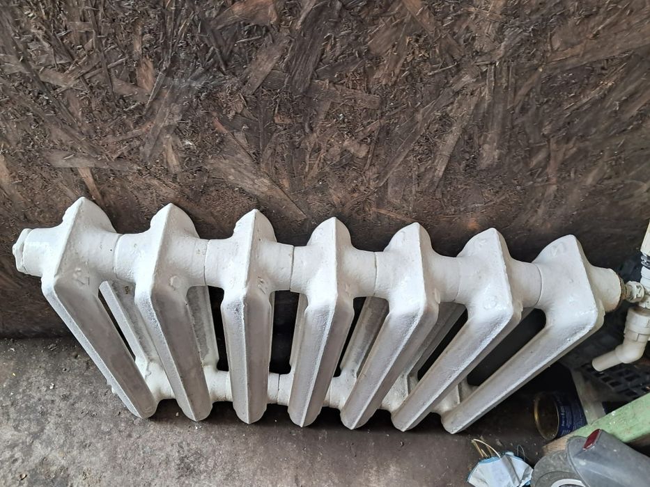 Calorifere de fonta 25 lei elementul