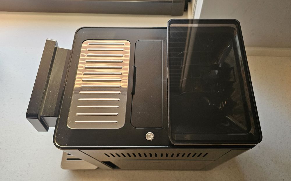 Espressor automat cafea DeLonghi PrimaDonna Soul ECAM 610.55 SB