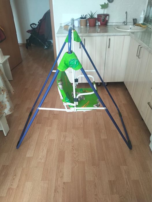 Продам детскую  качелю