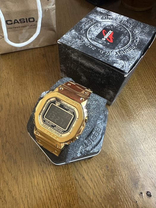 G-shock gmw b 5000 gold