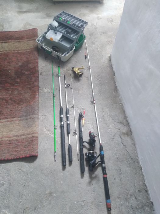 Продам удочки готовые и ящик