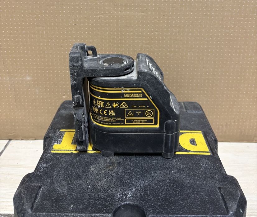 MDM vinde: Nivela laser Dewalt DW088.