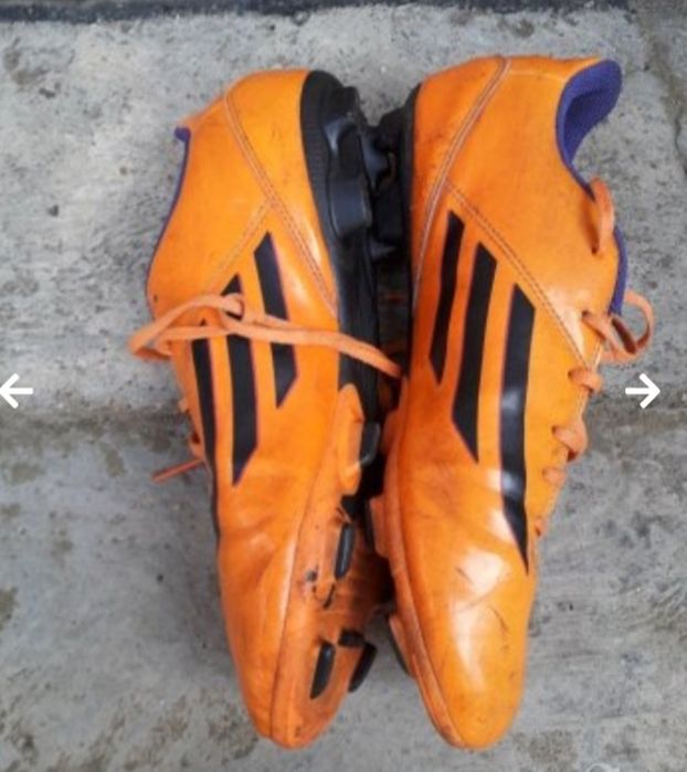 Футболни обувки.Бутонки.Adidas.Номер 42.