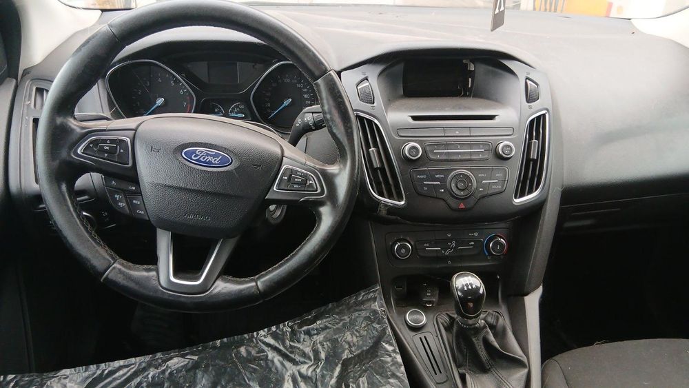 Ford focus si tranzit courier dezmembrez