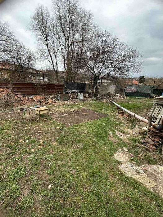 Двуетажна къща в гр. Бухово! Локация, осигуряваща спокойствие извън г