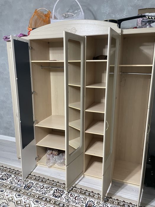 Спальный гарнитур