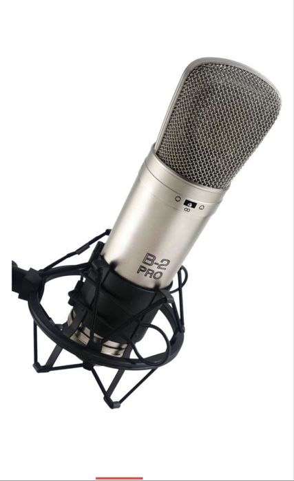 Студийный микрофон