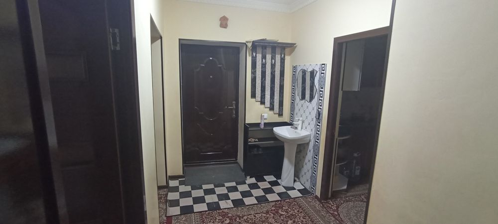 Темир йўл вокзал ёнда 1-этажда 3 хонали квартира ижарага берилади