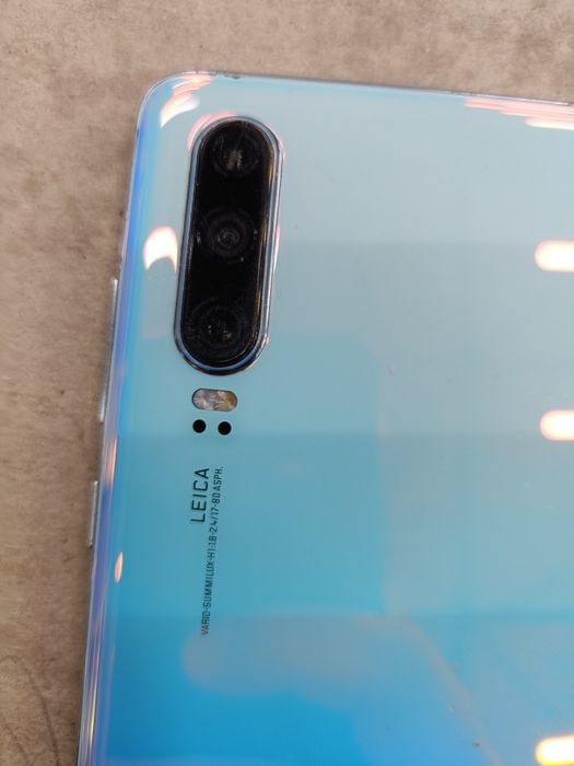 Смартфон Huawei P30