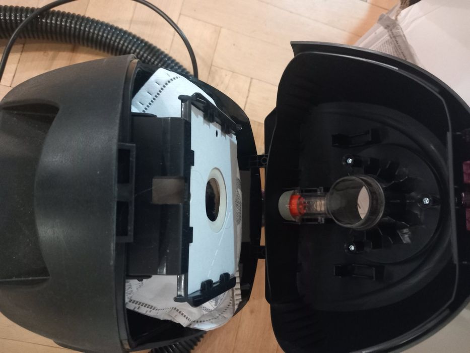 Продавам чисто нова прахосмукачка Grundig VVC 3850A