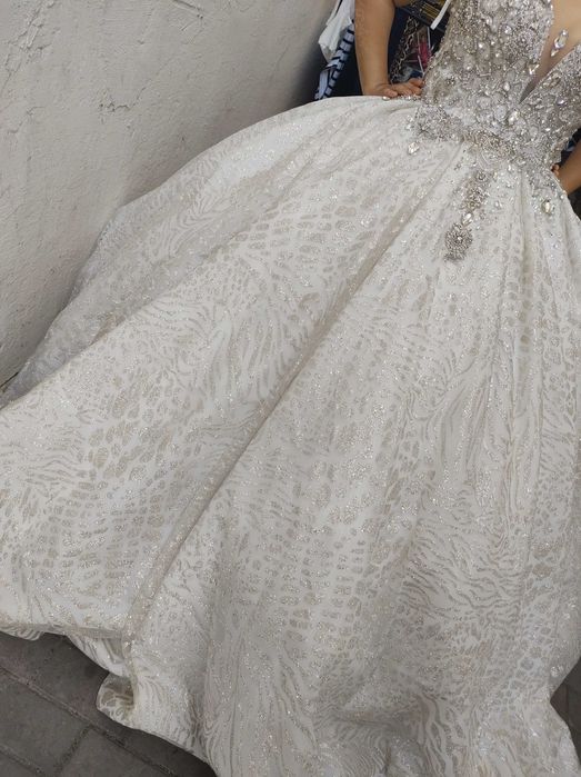 Rochie de mireasa stil prințesa Iași