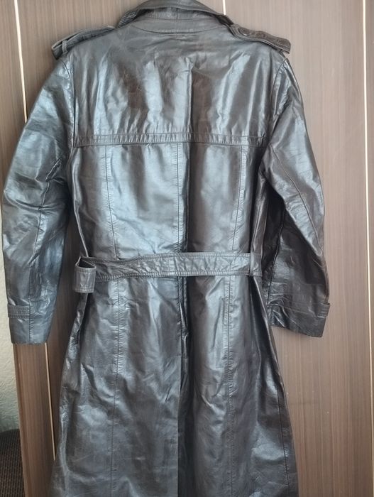 Мужской кожаный плащ.