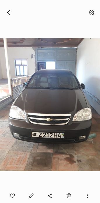 Chevrolet Lacetti 1.8 sotiladi