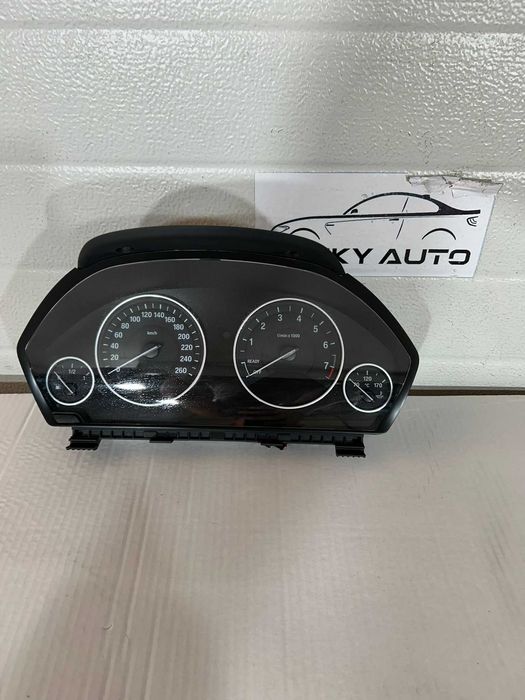 Ceas bord Panou de instrumente / Vitezometru OEM BMW F30 F31 F32 F33 (cod 9325211)
