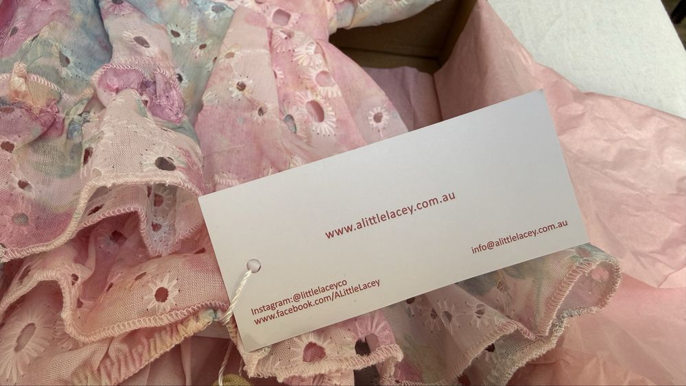 A Little Lacey romper/rochita 6-12 luni nou cu etichetă